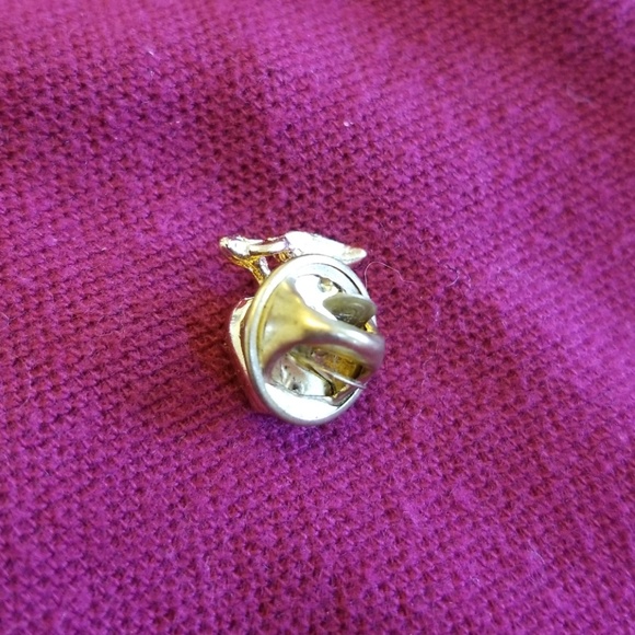 APPLE PIN 🍎🍏 - Picture 4 of 4